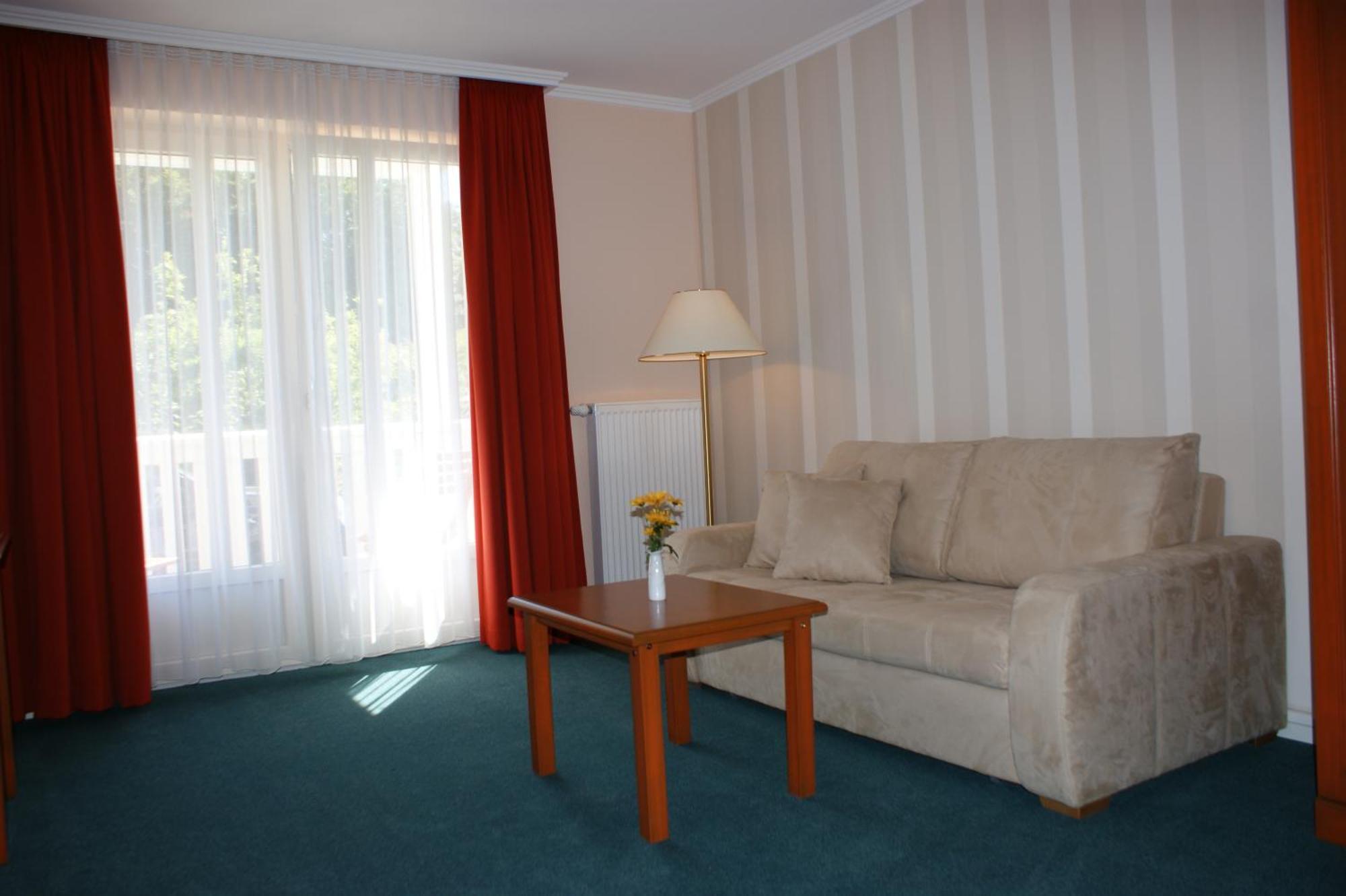 Hotel Pension Bellevue Bad Doberan Extérieur photo