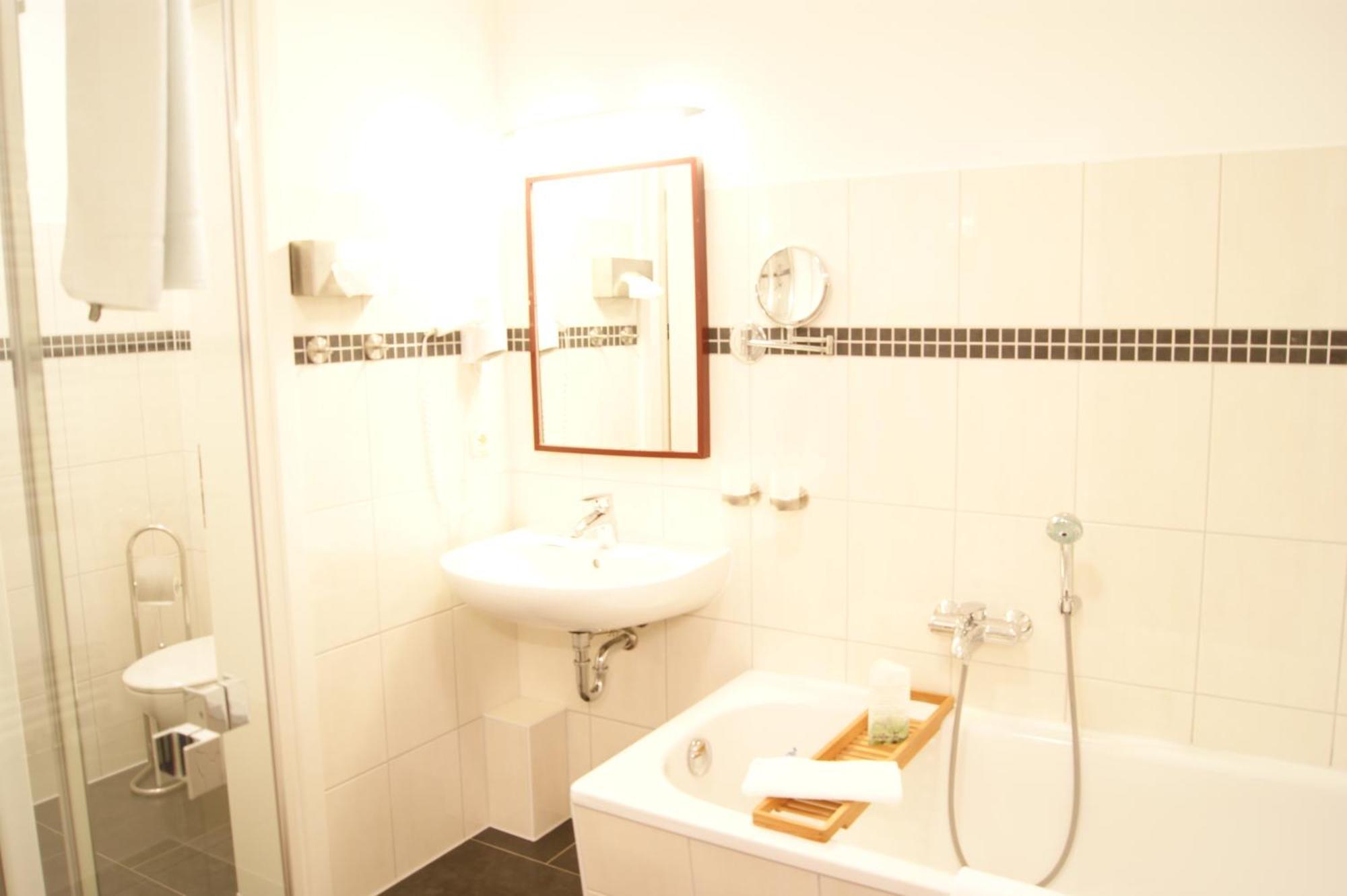 Hotel Pension Bellevue Bad Doberan Extérieur photo
